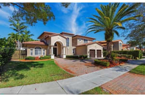 8123 Nw 161st Ter Miami Lakes, FL 33016 - Off Market