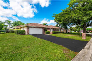 880 Nw 110th Ave Coral Springs, FL 33071 - MLS#A11898834