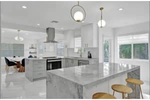 725 Harrison St Hollywood, FL 33019 - MLS#A11898861