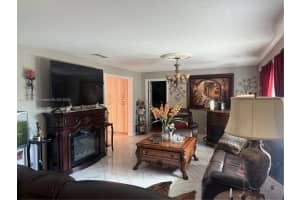 126 Sunflower Cir Royal Palm Beach, FL 33411 - MLS#A11898879