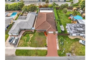 1300 SW 32nd St, Fort Lauderdale, FL 33315, - MLS#A11898903