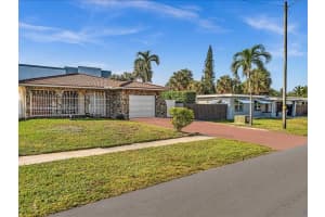 1300 SW 32nd St, Fort Lauderdale, FL 33315, - MLS#A11898903