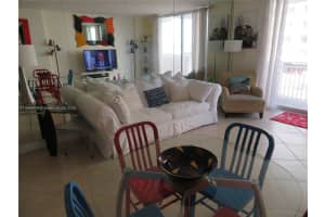 345 Ocean Dr, Miami Beach, FL 33139, Sold 12/09/25