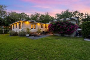 243 Velarde Ave Coral Gables, FL 33134 - MLS#A11899001