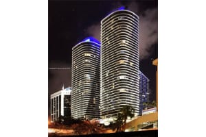 55 Sw 9th St 1001, Miami