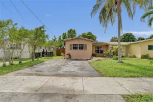 6860 Sw 18th Ct North Lauderdale, FL 33068 - MLS#A11899064