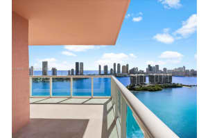 3370 Hidden Bay Dr 3113, Aventura