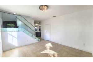 10375 Nw 70th Ln Doral, FL 33178 - MLS#A11899151