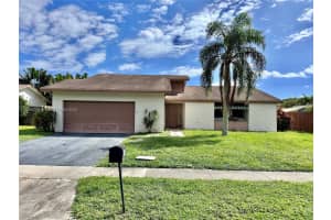 880 Nw 49th Ave, Coconut Creek