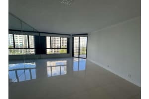 520 Brickell Key Dr A802, Miami
