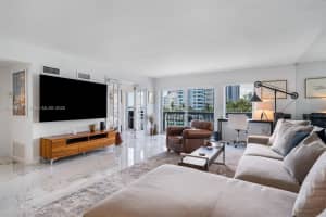 1662 Lincoln Ct 405 Miami Beach, FL 33139 - MLS#A11899240