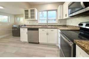 716 Ne 7th St A Hallandale Beach, FL 33009 - MLS#A11899269