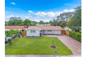 8860 Nw 15th St Pembroke Pines, FL 33024 - MLS#A11899328