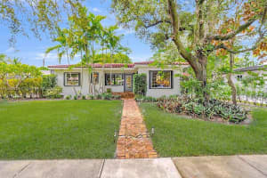 364 Navarre Dr Miami Springs, FL 33166 - MLS#A11899330
