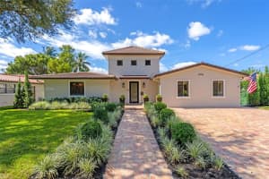 14940 Egan Ln, Miami Lakes