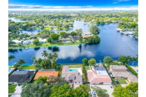14940 Egan Ln Miami Lakes, FL 33014 - MLS#A11899347