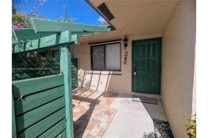 448 Lakeview Dr 2 Weston, FL 33326 - MLS#A11899362