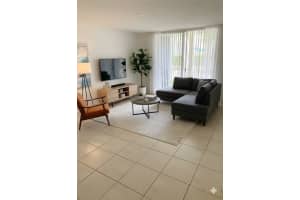 620 Sw 111th Ave 104 Pembroke Pines, FL 33025 - MLS#A11899398