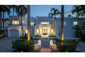 929 N Southlake Dr, Hollywood