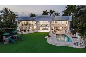 929 N Southlake Dr Hollywood, FL 33019 - MLS#A11899404