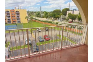 6990 Nw 186th St 4-504, Hialeah