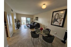 4200 Hillcrest Dr 1015 Hollywood, FL 33021 - MLS#A11899423