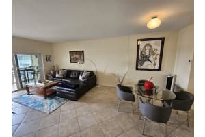 4200 Hillcrest Dr 1015 Hollywood, FL 33021 - MLS#A11899423