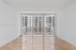 5700 Collins 10d, Miami Beach