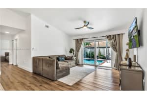 651 Shiloh Ter 651 Davie, FL 33325 - MLS#A11899441