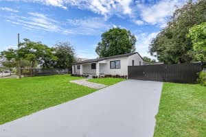 2250 Nw 95th St Miami, FL 33147 - MLS#A11899464