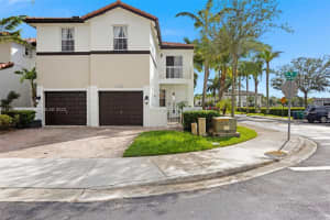11470 Nw 79th Ln, Doral
