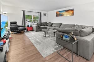 9 Ne 19th Ct 219c Wilton Manors, FL 33305 - MLS#A11899495