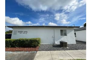 6921 Pembroke Rd 6921 Pembroke Pines, FL 33023 - MLS#A11899529