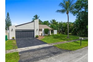 7471 Nw 35th St Lauderhill, FL 33319 - MLS#A11899539