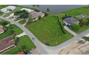 18018 Royal Hammock Blvd Naples, FL 34114 - MLS#A11899545