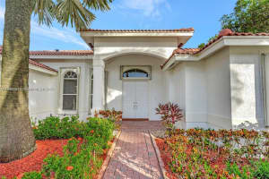 1709 Victoria Pointe Cir 00 Weston, FL 33327 - MLS#A11899558