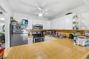 428 Lakeview Dr APT 103, Weston, FL 33326, Sold 01/09/26
