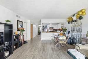 428 Lakeview Dr APT 103, Weston, FL 33326, Sold 01/09/26