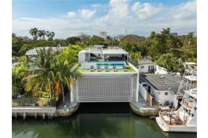 641 Nw 7th St Rd, Miami