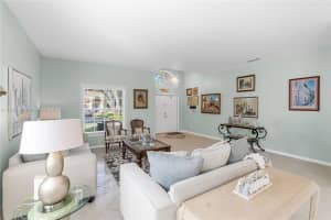 1071 Nw 184th Ter Pembroke Pines, FL 33029 - MLS#A11899620
