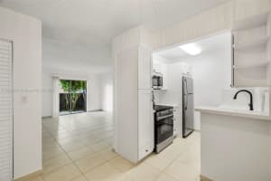 10780 N Kendall Dr E11, Miami