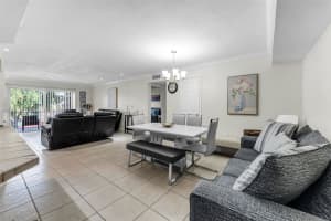 9437 Sw 76th St V25, Miami