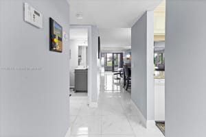 10402 Sunrise Lakes Blvd 103 Sunrise, FL 33322 - MLS#A11899767