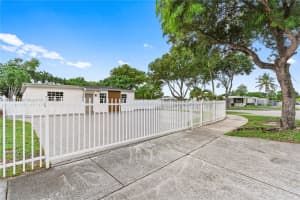 200 E 60th St Hialeah, FL 33013 - MLS#A11899775