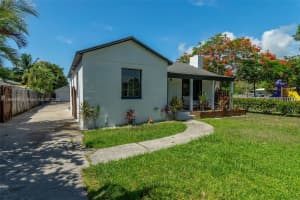 246 Ne 13th St Delray Beach, FL 33444 - MLS#A11899805