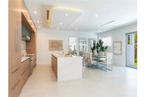 734 Ne 14th Ave Fort Lauderdale, FL 33304 - MLS#A11899882