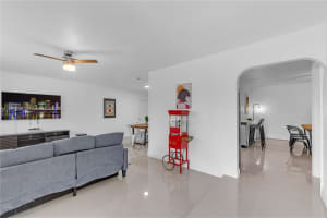 3961 Nw 34th Ave Lauderdale Lakes, FL 33309 - MLS#A11899889