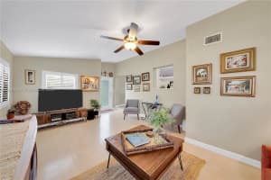 7910 Sw 17th St Miami, FL 33155 - MLS#A11899896