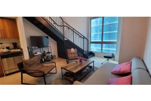 300 S Biscayne Blvd L-1004, Miami