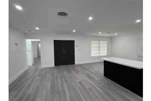 275 Ne 173rd St North Miami Beach, FL 33162 - MLS#A11899933